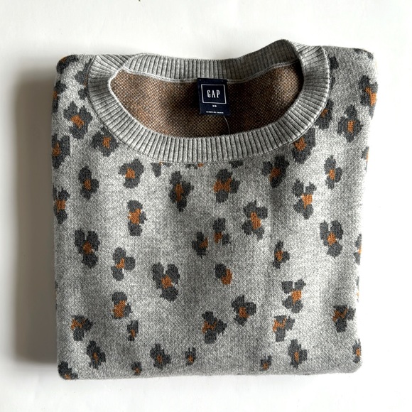 GAP Sweaters - NEW! GAP leopard print sweater